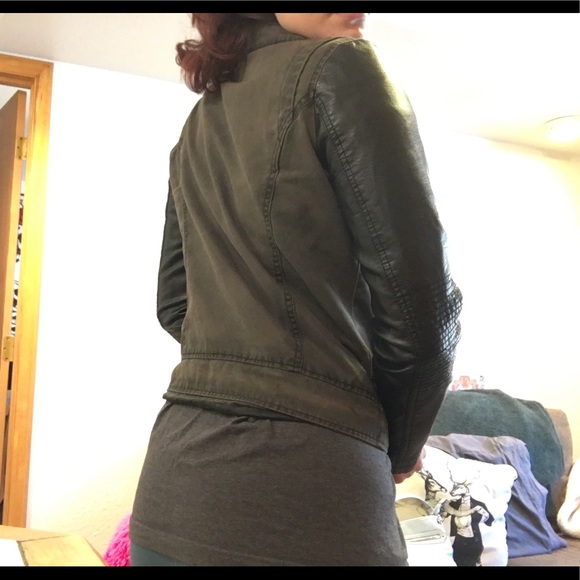 Multifunctional Jacket - Picture 4 of 7
